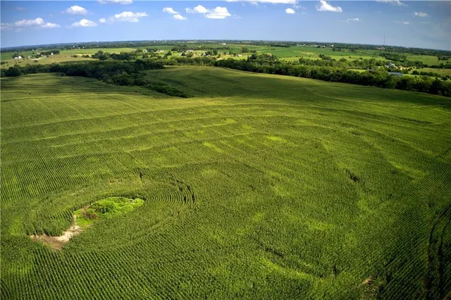 $1,056,000 | State Route, Hamilton, MO 64644