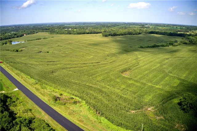 $1,056,000 | State Route, Hamilton, MO 64644