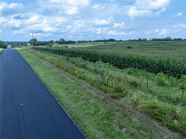 $1,056,000 | State Route, Hamilton, MO 64644