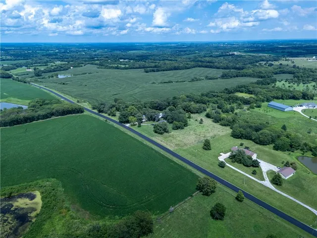 $1,056,000 | State Route, Hamilton, MO 64644