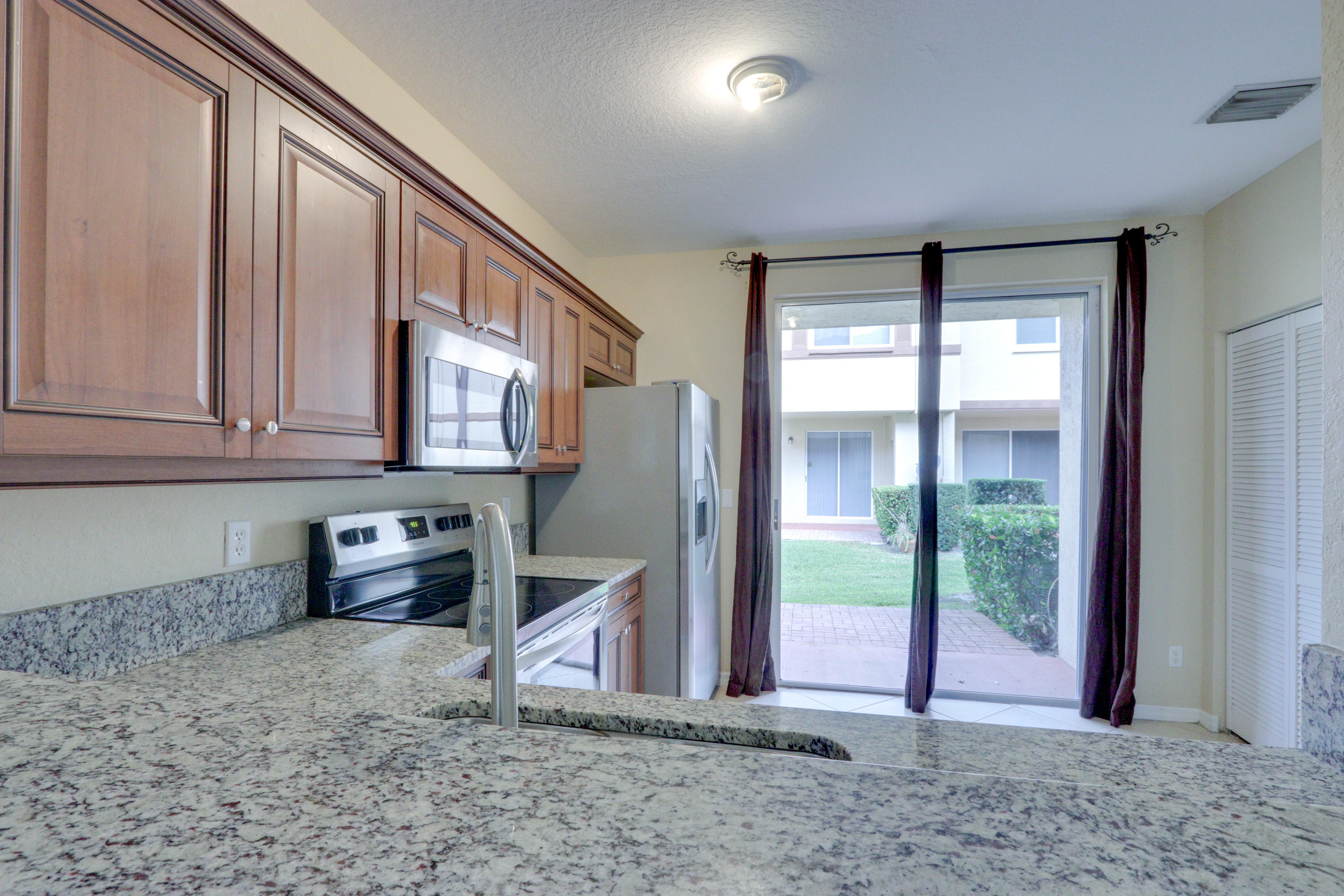 1928 Hibiscus Lane Riviera Beach, FL 33404 - Photo 5 of 35 Untitled-14