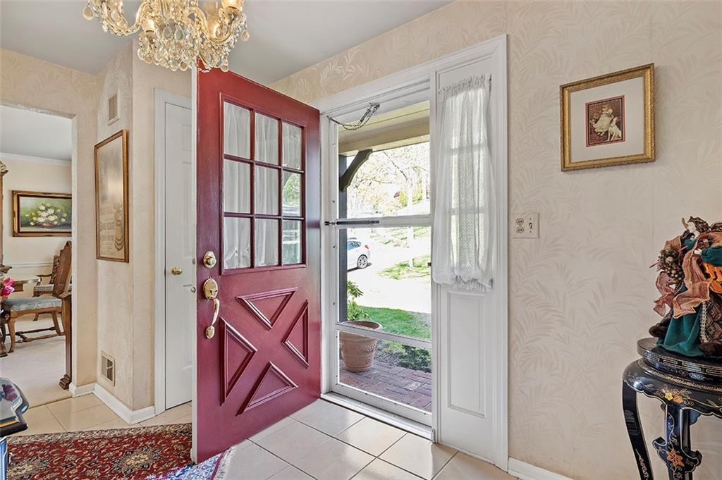 945 Old Hickory Road Pittsburgh, PA 15243 - Photo 2 of 22 Gallery Image 2