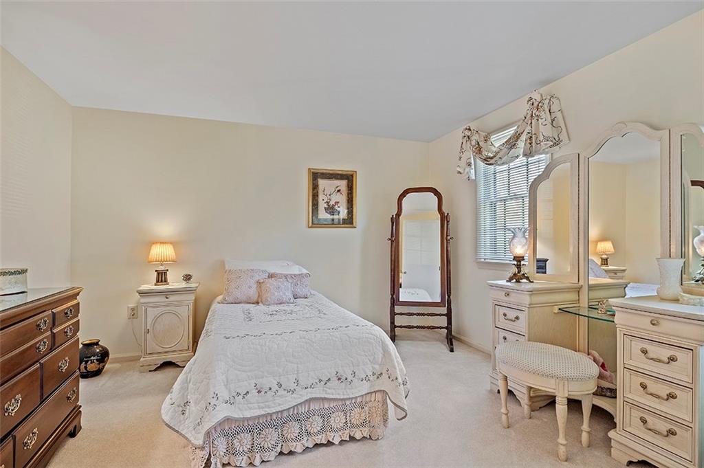 945 Old Hickory Road Pittsburgh, PA 15243 - Photo 14 of 22 Gallery Image 14