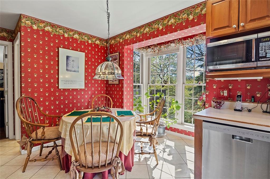 945 Old Hickory Road Pittsburgh, PA 15243 - Photo 7 of 22 Gallery Image 7
