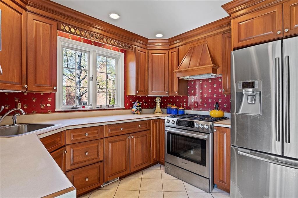 945 Old Hickory Road Pittsburgh, PA 15243 - Photo 8 of 22 Gallery Image 8