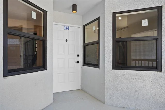 a view of an entryway of the house