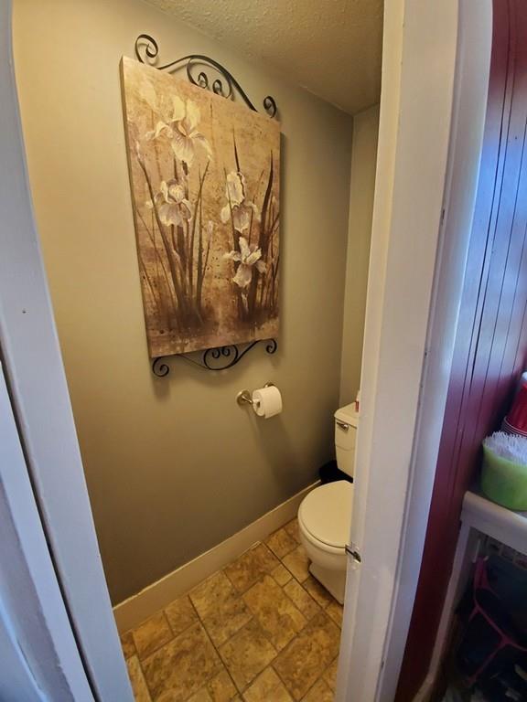 36 Frontenac Street Springfield, MA 01151 - Photo 6 of 24