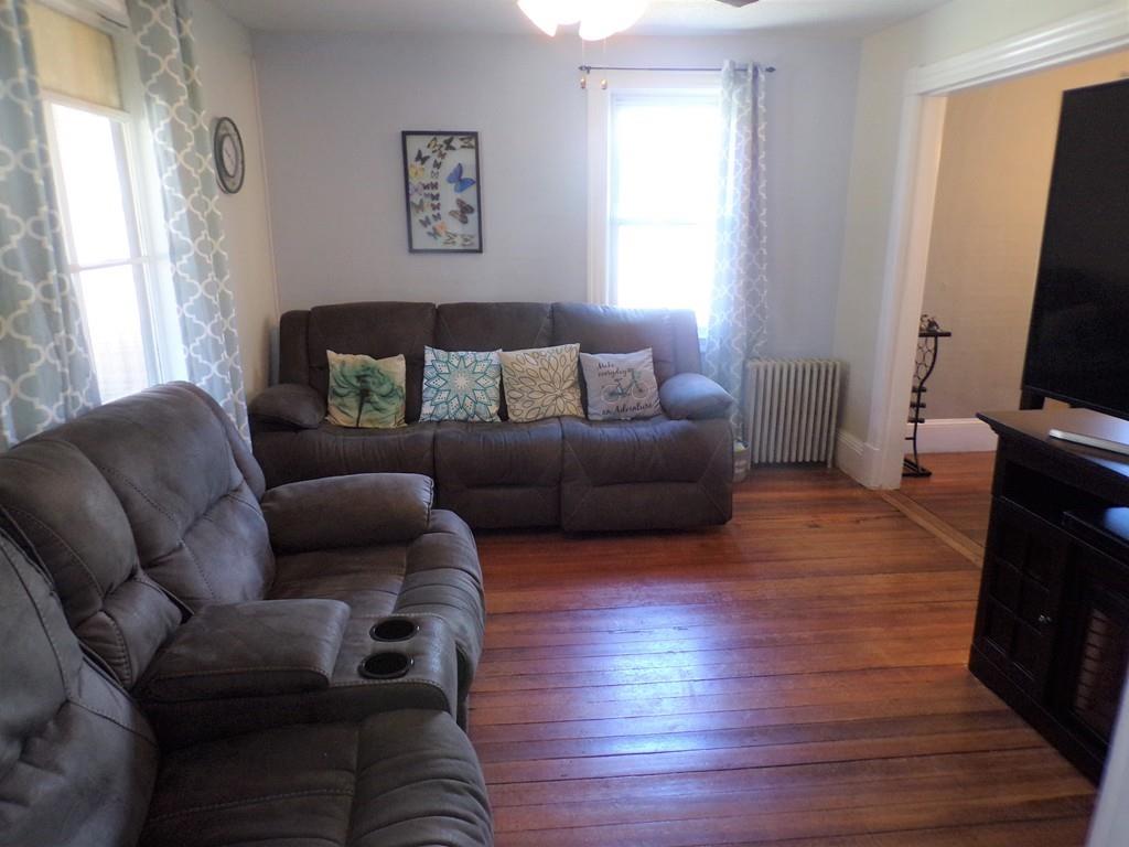 36 Frontenac Street Springfield, MA 01151 - Photo 9 of 24
