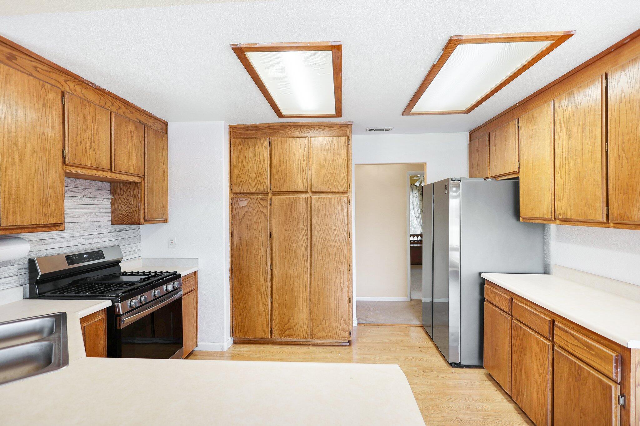 1034 Lema Road Redding, CA 96003 - Photo 8 of 29 17-web-or-mls-8Q0A0539