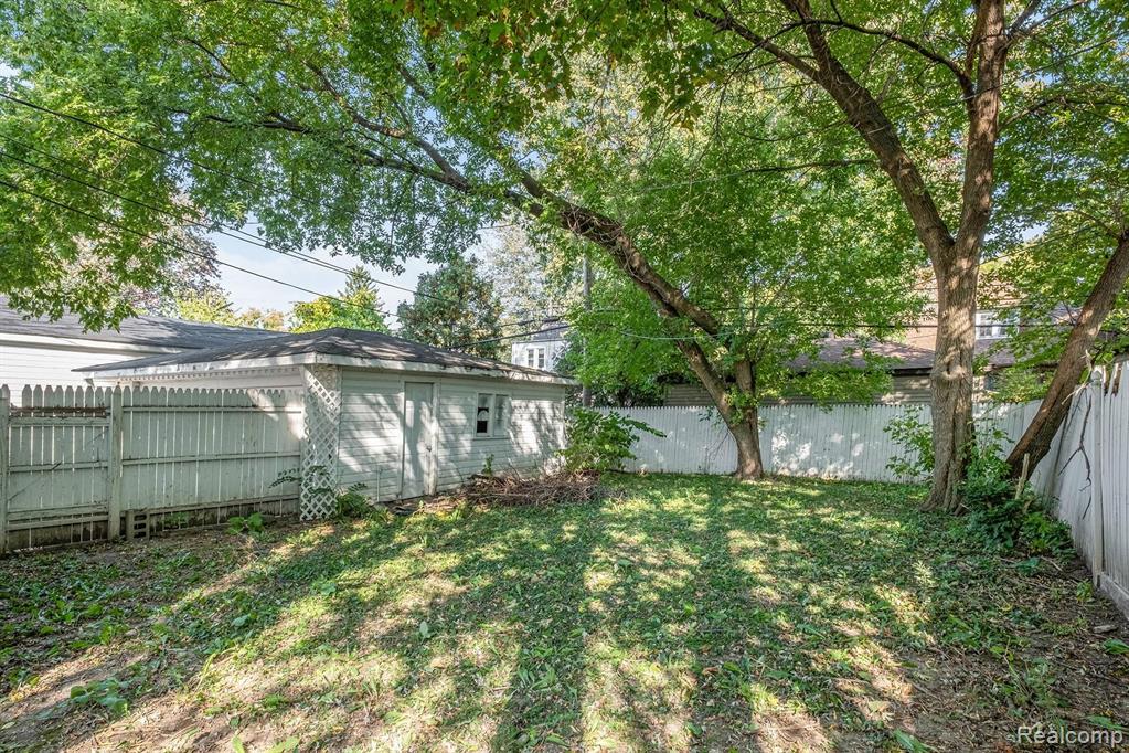 432 Alter Road Detroit, MI 48215 - Photo 5 of 19