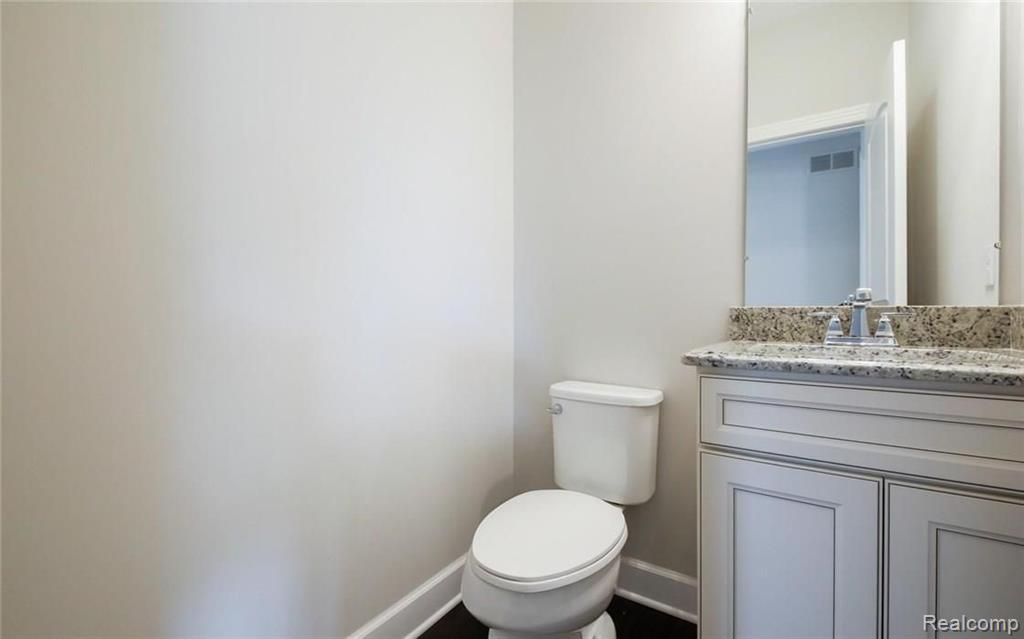 5487 Woodfall Road Clarkston, MI 48348 - Photo 9 of 21