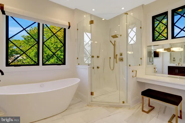 $3,099,000 | 710 North Highland Street, Arlington, VA 22201