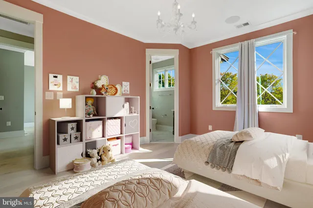 $3,099,000 | 710 North Highland Street, Arlington, VA 22201