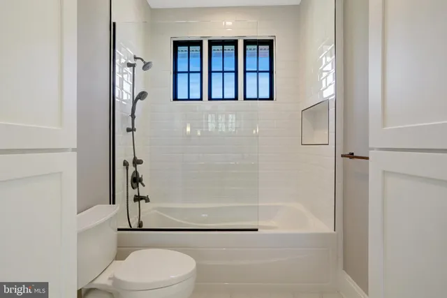 $3,099,000 | 710 North Highland Street, Arlington, VA 22201