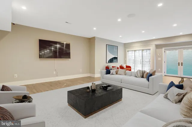 $3,099,000 | 710 North Highland Street, Arlington, VA 22201