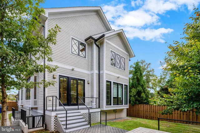 $3,099,000 | 710 North Highland Street, Arlington, VA 22201