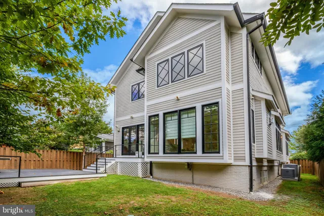 $3,099,000 | 710 North Highland Street, Arlington, VA 22201