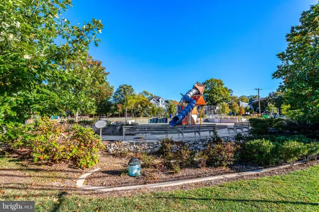 $3,099,000 | 710 North Highland Street, Arlington, VA 22201