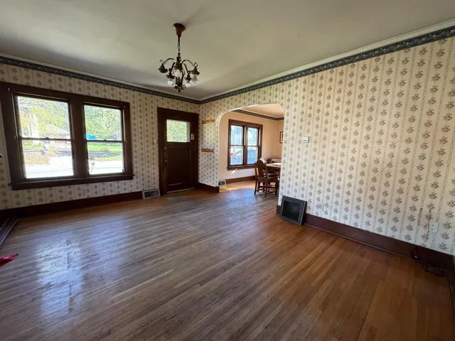 $204,900 | 1524 Bush Street, Red Wing, MN 55066