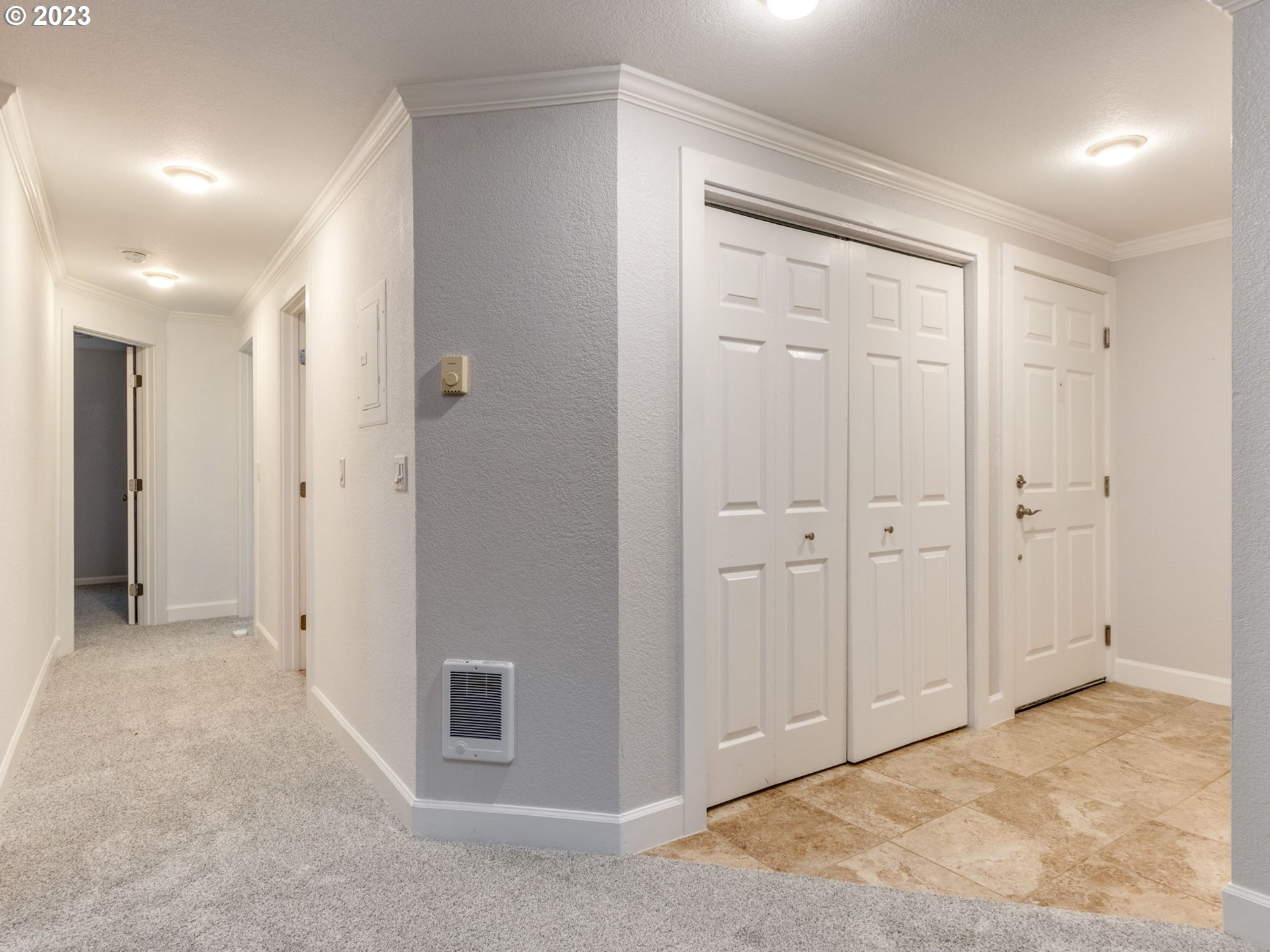 7937 Southwest 40th Avenue, Unit F Portland, OR 97219 - Photo 13 of 36 a view of an empty room