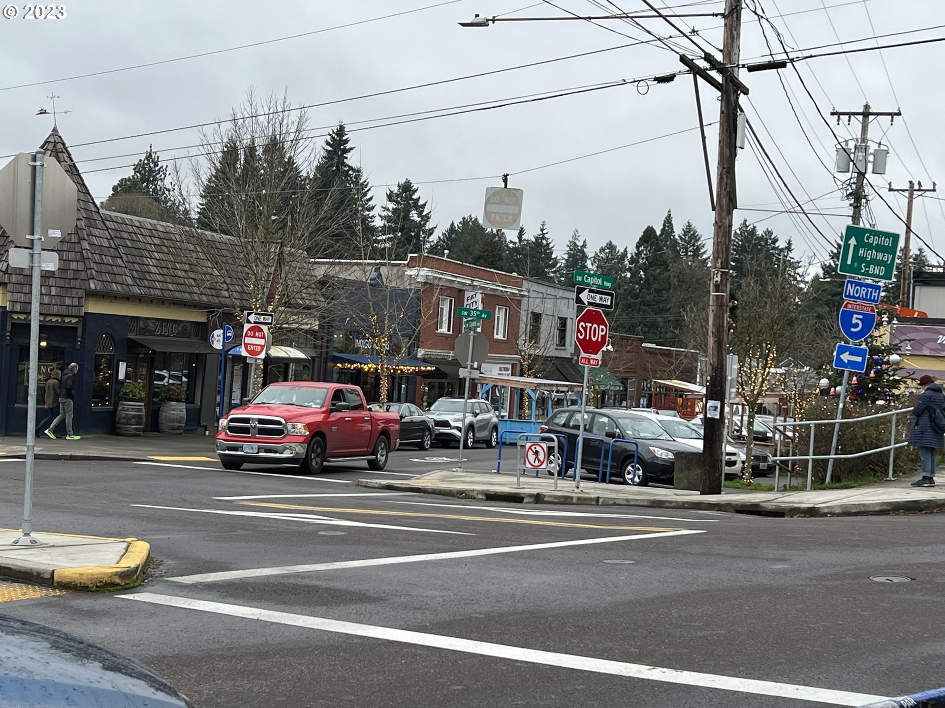 7937 Southwest 40th Avenue, Unit F Portland, OR 97219 - Photo 32 of 36