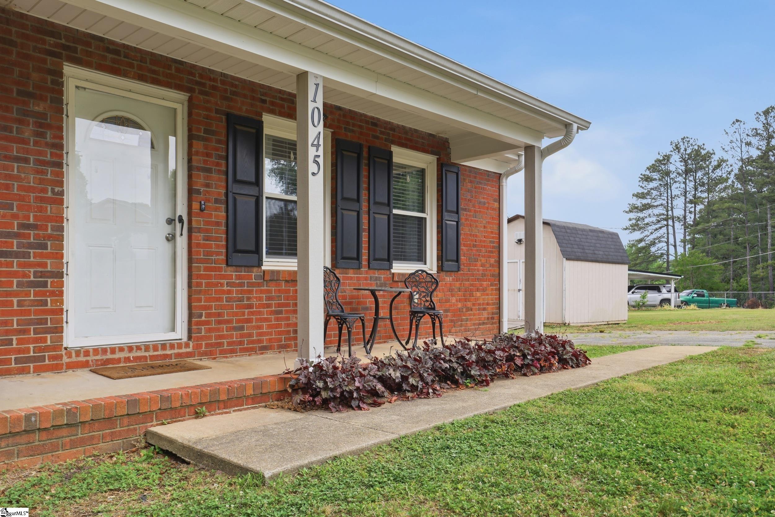 1045 Knollwood Acres Road Boiling Springs, SC 29316 - Photo 2 of 32