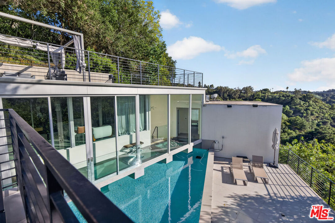 9716 Oak Pass Road Beverly Hills, CA 90210 - Photo 35 of 73