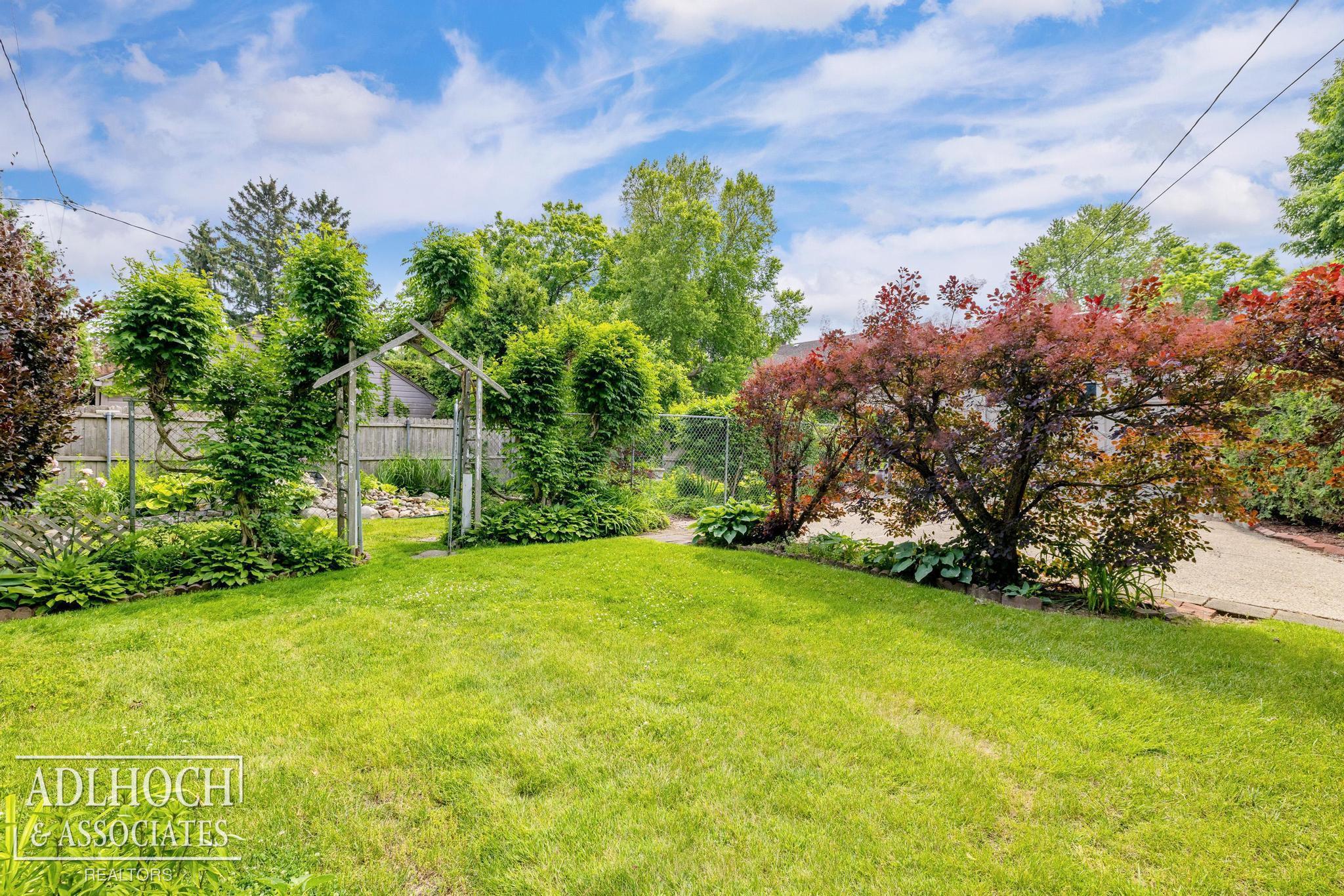 770 Lincoln Road Grosse Pointe, MI 48230 - Photo 50 of 56 50178569-cc2a863e-ee9d-4caa-97c8-ee84ed89943b.JPG