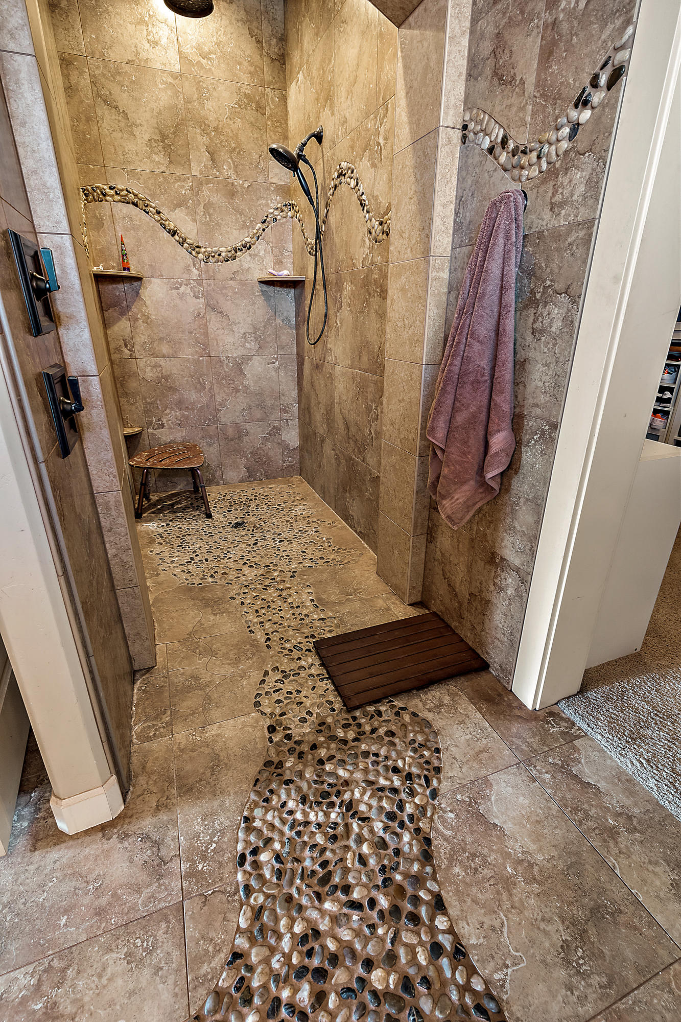 1013 Azure Way Eagle Point, OR 97524 - Photo 16 of 28 Heated floors