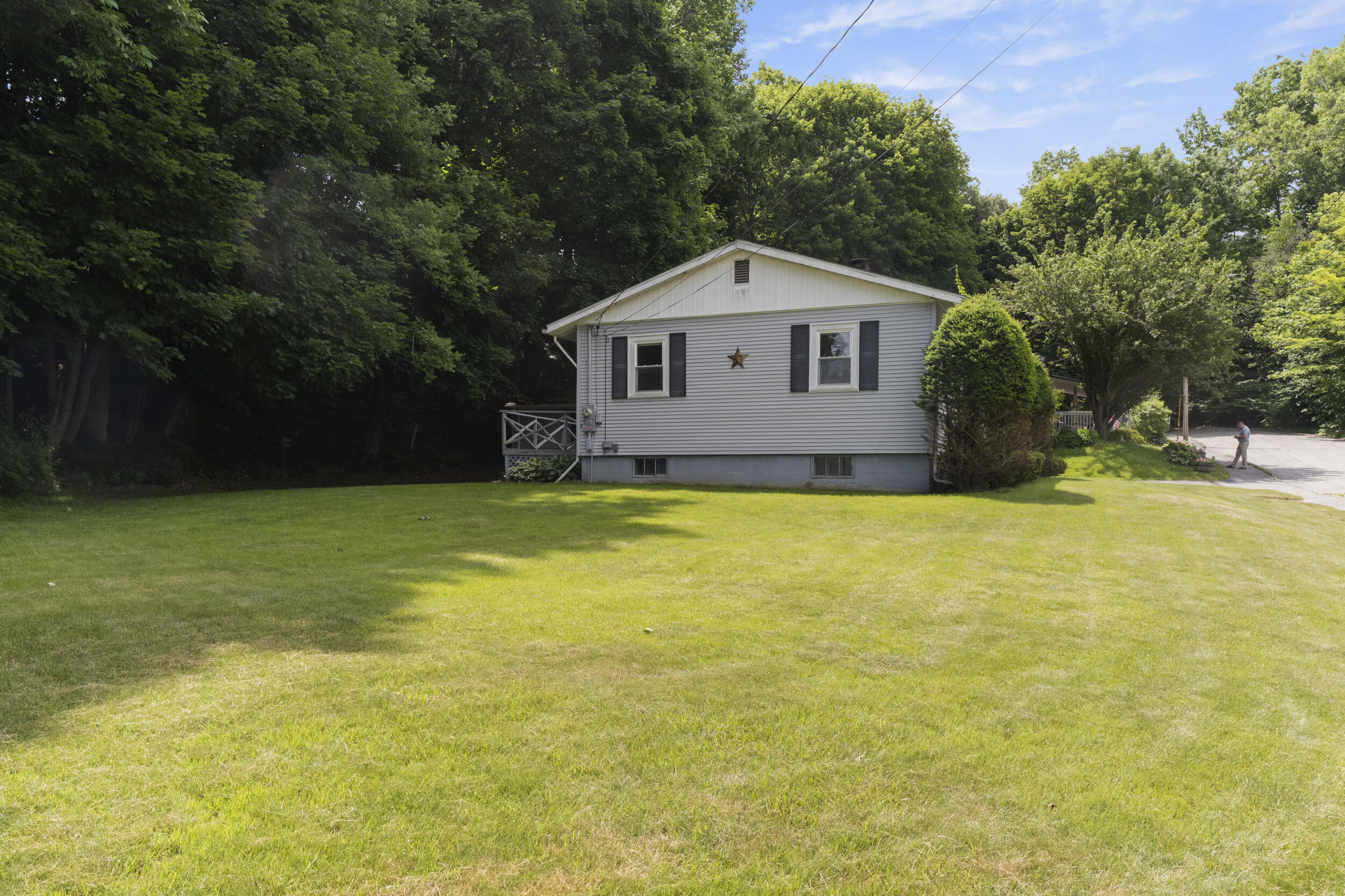 2 Dennis Street Augusta, ME 04330 - Photo 4 of 33 2_dennis_st-exterior-04