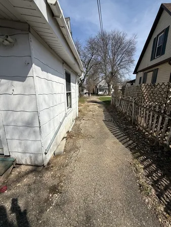 $48,000 | 1235 Clover Avenue, Rockford, IL 61102