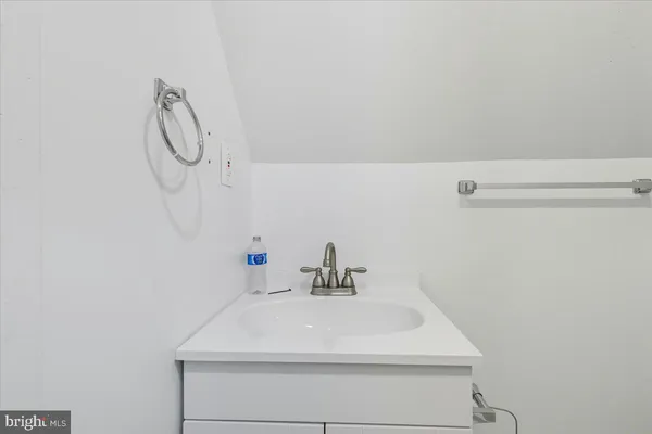 $3,500 | 4110 Old Town Road, Huntingtown, MD 20639