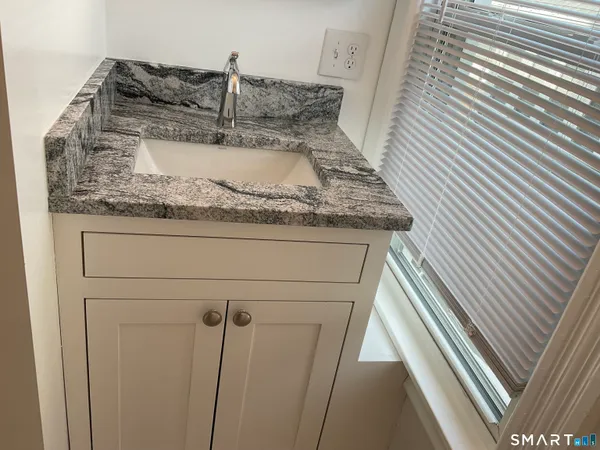 $1,850 | 13 Alger Street, Unit 2, New London, CT 06320