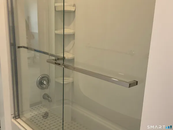 $1,850 | 13 Alger Street, Unit 2, New London, CT 06320
