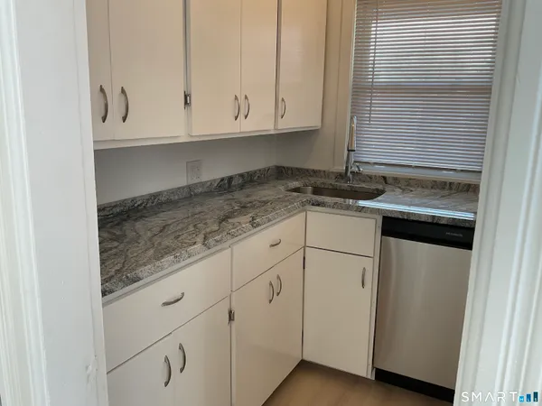 $1,850 | 13 Alger Street, Unit 2, New London, CT 06320