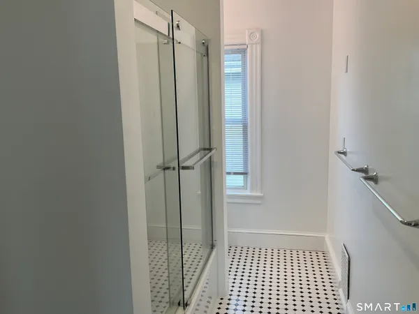 $1,850 | 13 Alger Street, Unit 2, New London, CT 06320