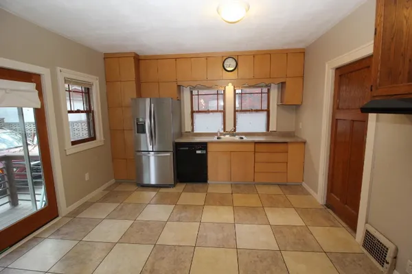 $162,900 | 2317 11th Avenue, Rockford, IL 61104