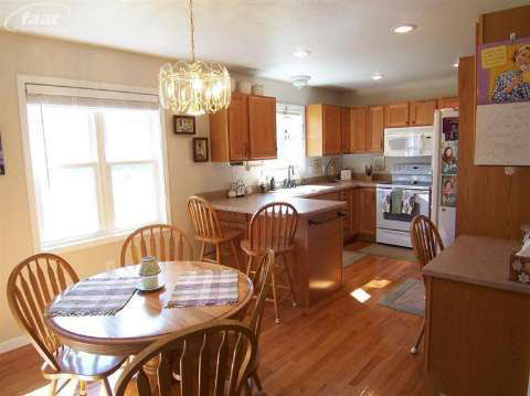 6396 Chicago Road Flushing, MI 48433 - Photo 11 of 36 20421614-10.JPG