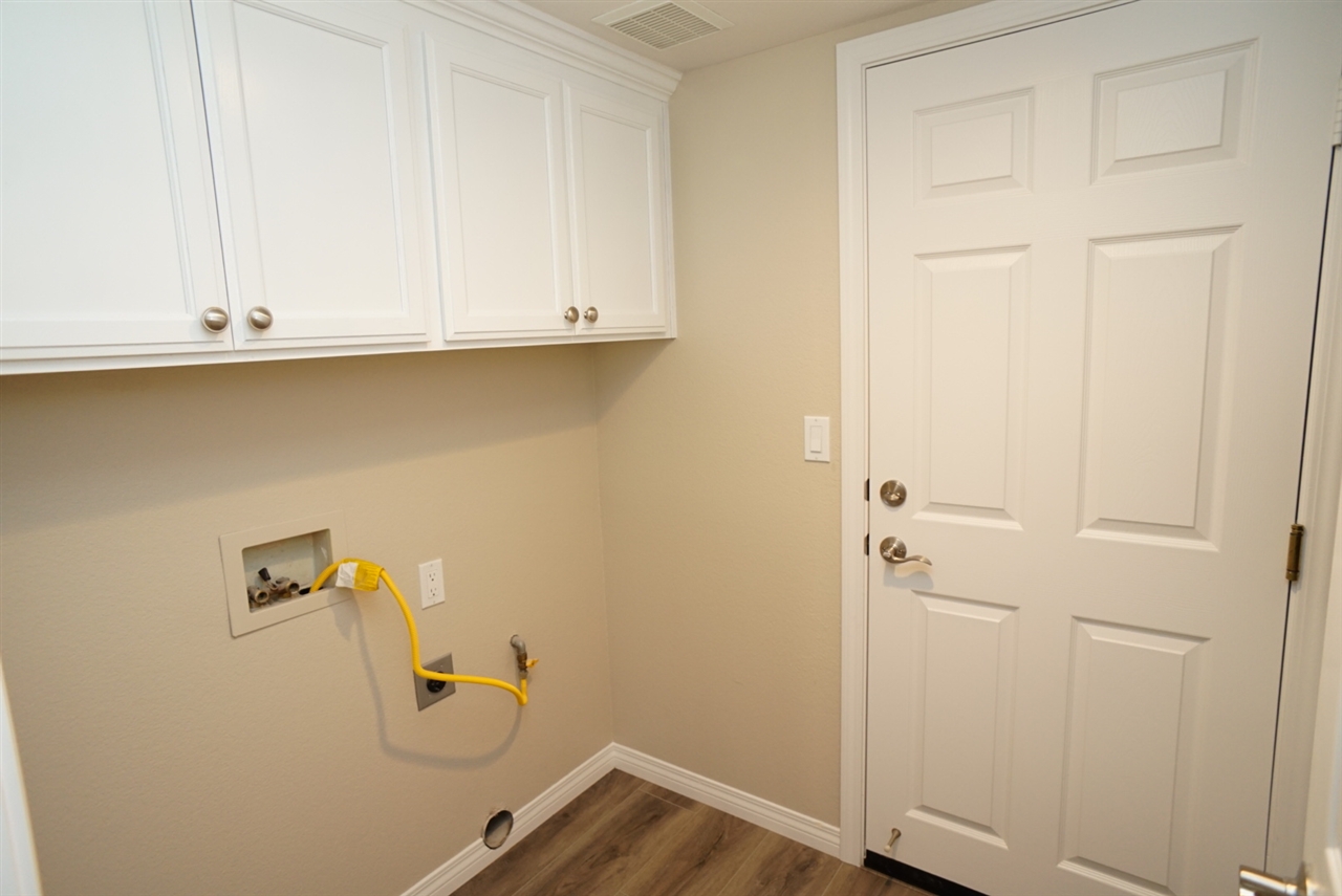 9501 Paseo De Los Castillos Santee, CA 92071 - Photo 12 of 24