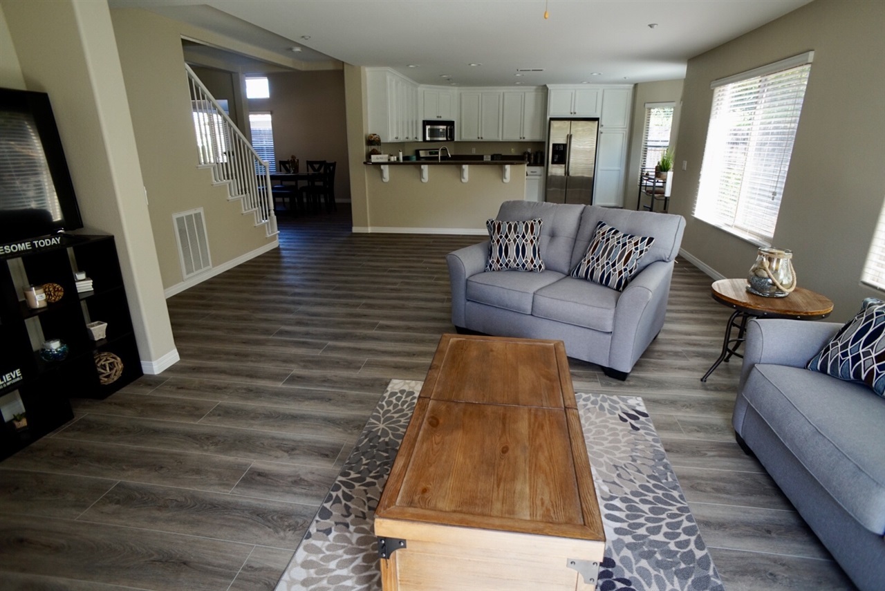 9501 Paseo De Los Castillos Santee, CA 92071 - Photo 8 of 24