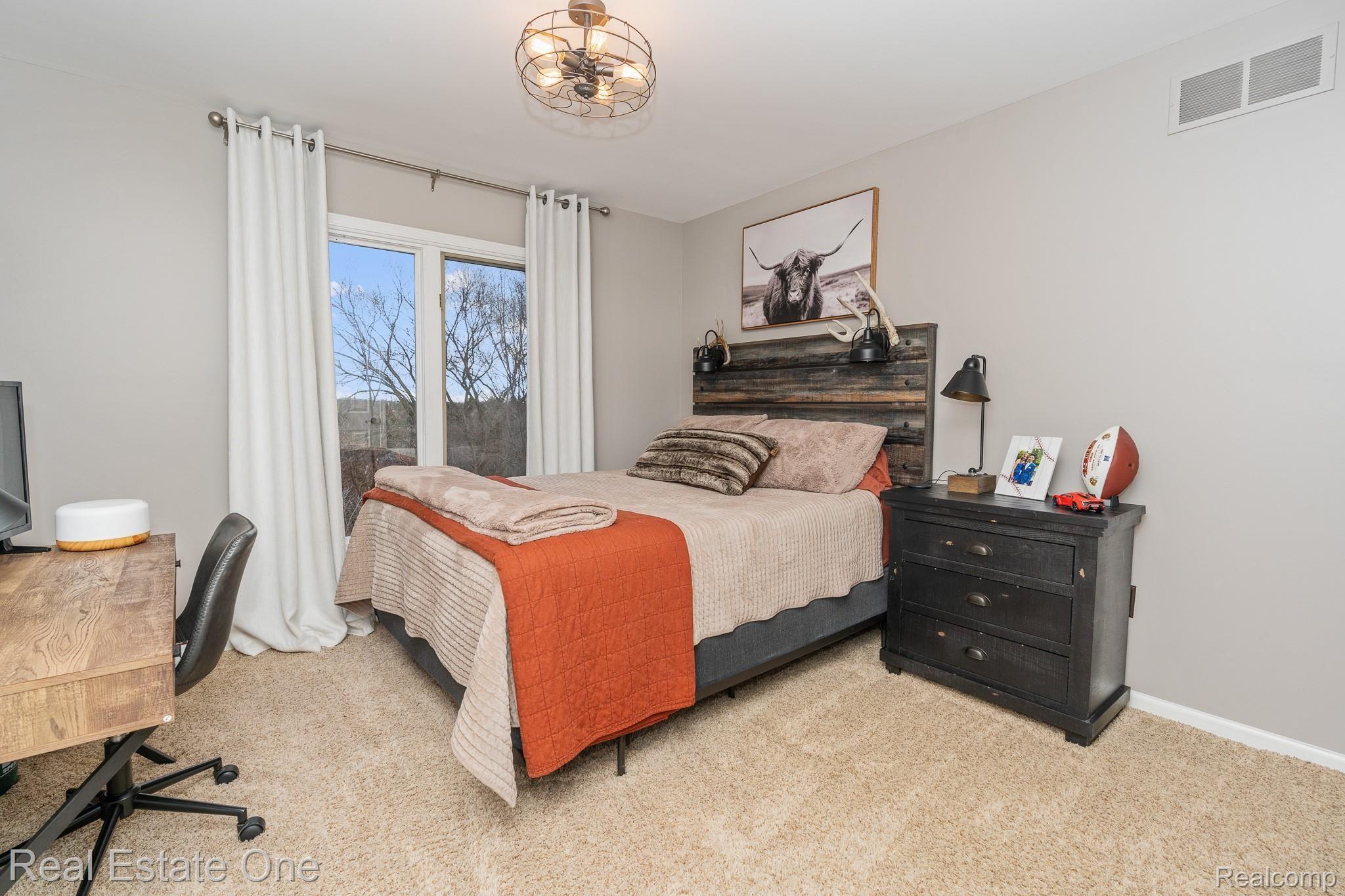 1031 Moran Drive Rochester, MI 48307 - Photo 19 of 33 1031 Moran MLS-W020.jpg
