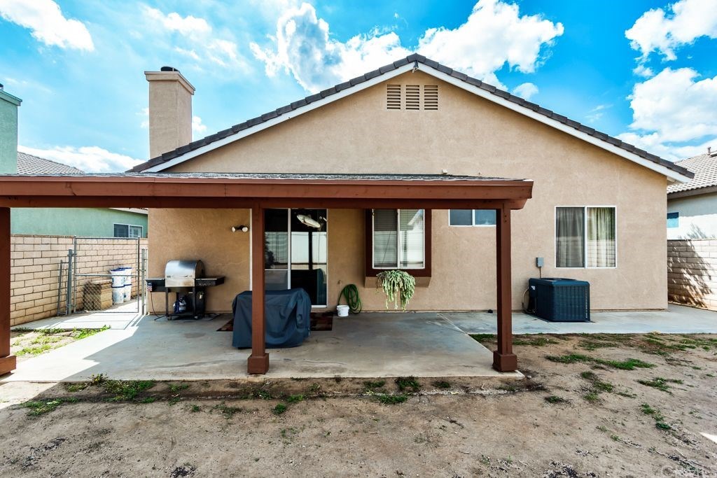 7858 Cameron Way Riverside, CA 92509 - Photo 33 of 40 Covered PATIO'S are always a PLUS!