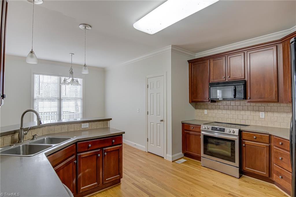 5708 Mabe Drive Oak Ridge, NC 27310 - Photo 10 of 32