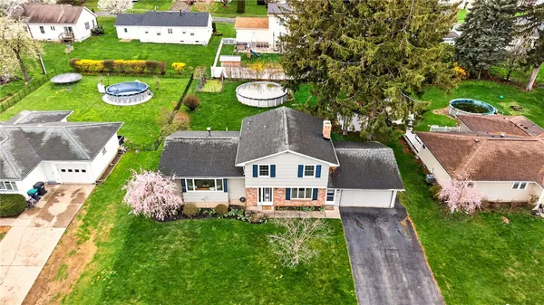 $219,900 | 25 Andrea Lane, Irondequoit, NY 14609