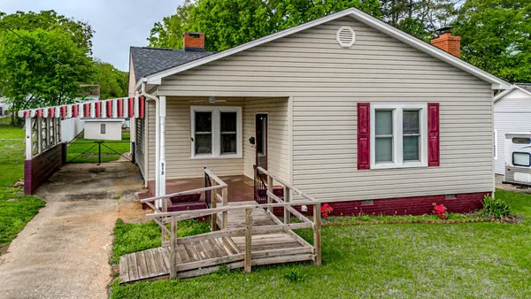 $155,000 | 512 East Jefferies Street, Gaffney, SC 29340