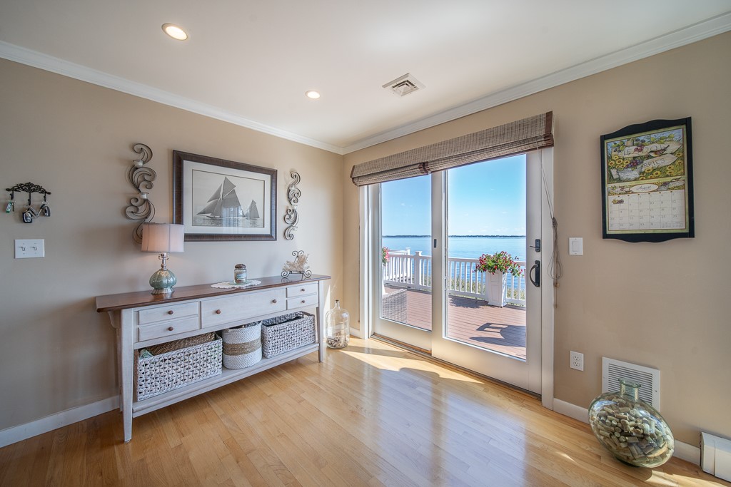 28 Burnett Road Warwick, RI 02889 - Photo 13 of 50