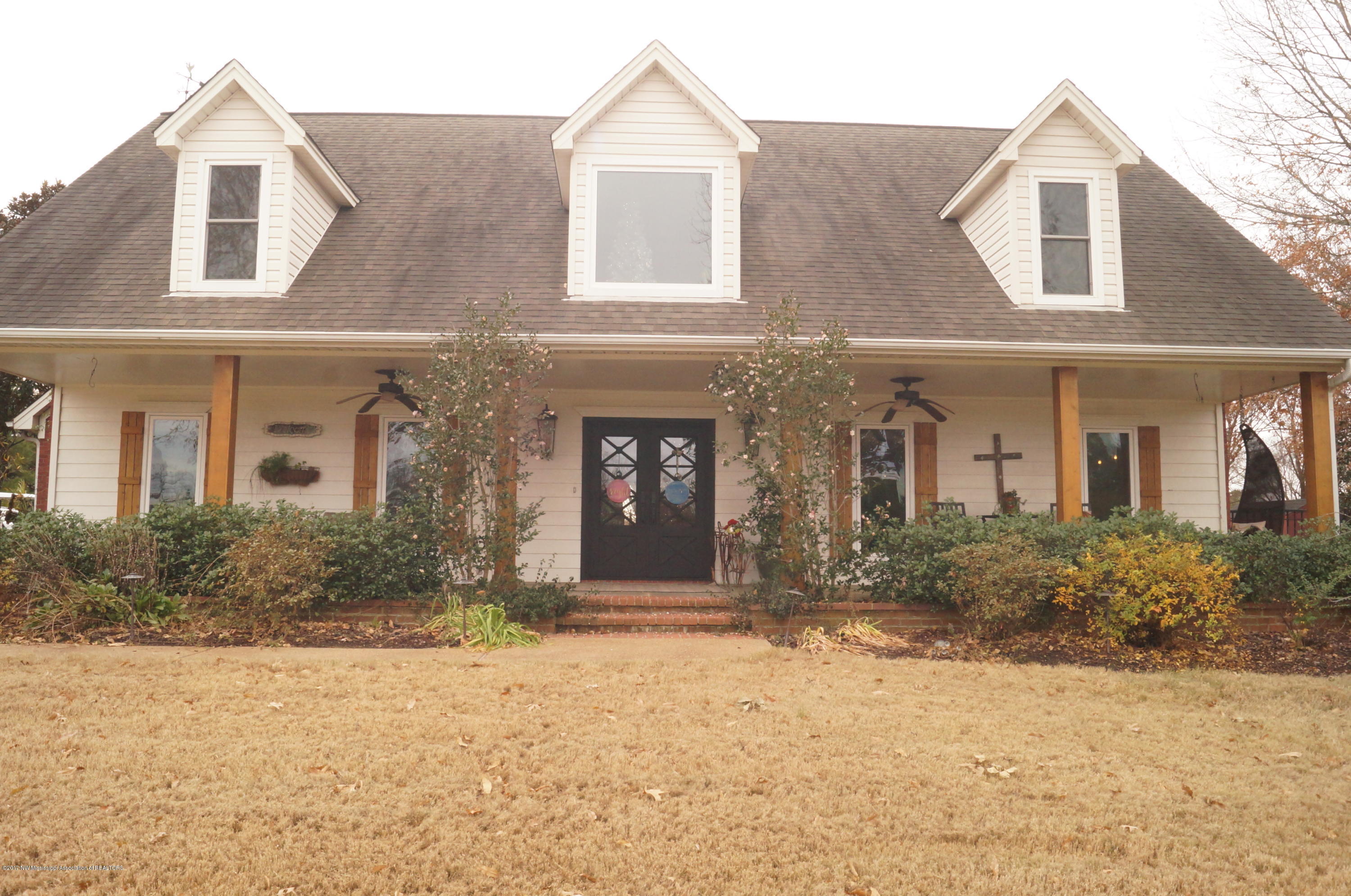 1735 Nesbit Road Nesbit, MS 38651 - Photo 6 of 56 1735 Nesbit Road 044