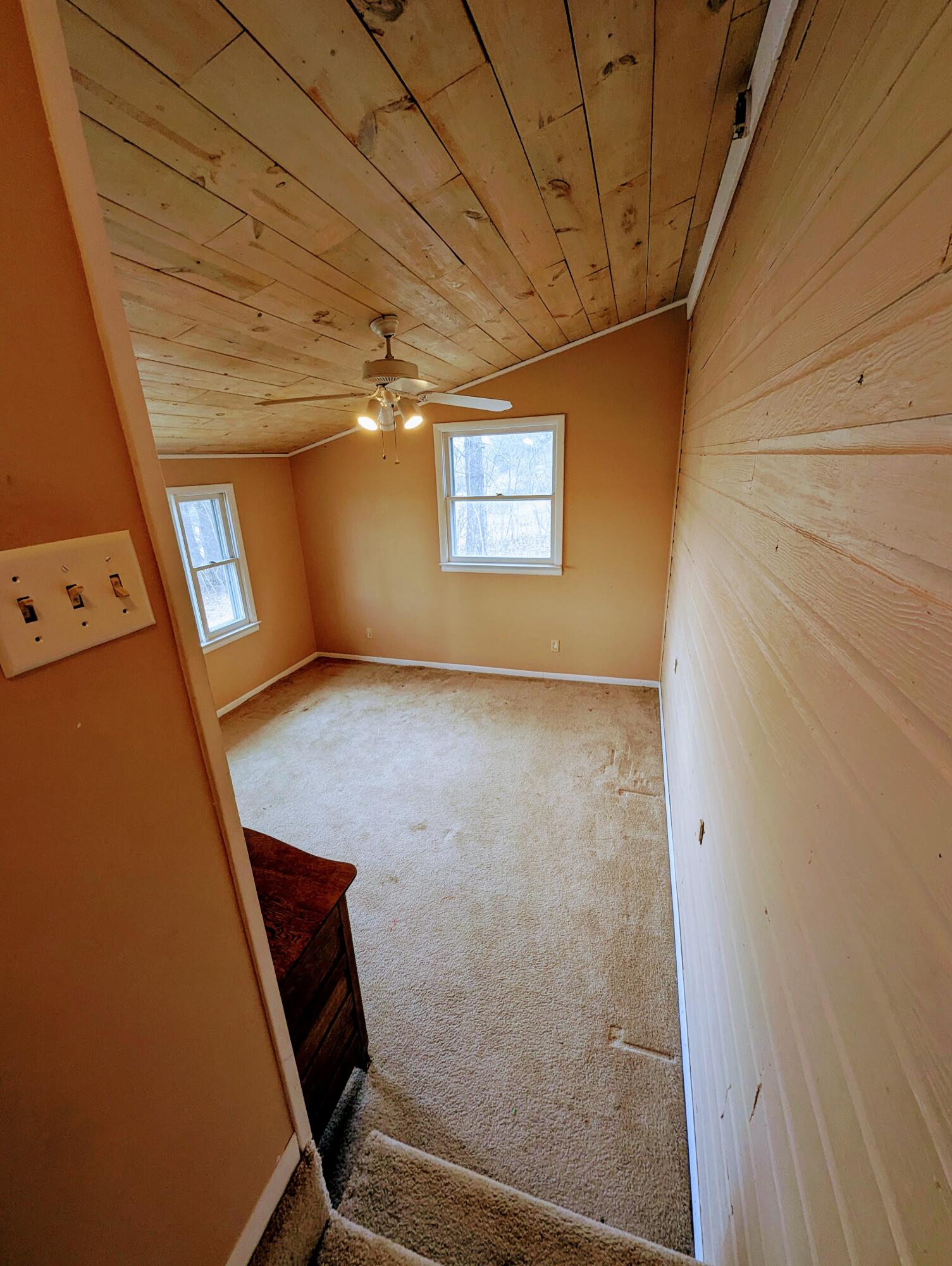 9300 Beecher Road Pittsford, MI 49271 - Photo 8 of 18 Master bed