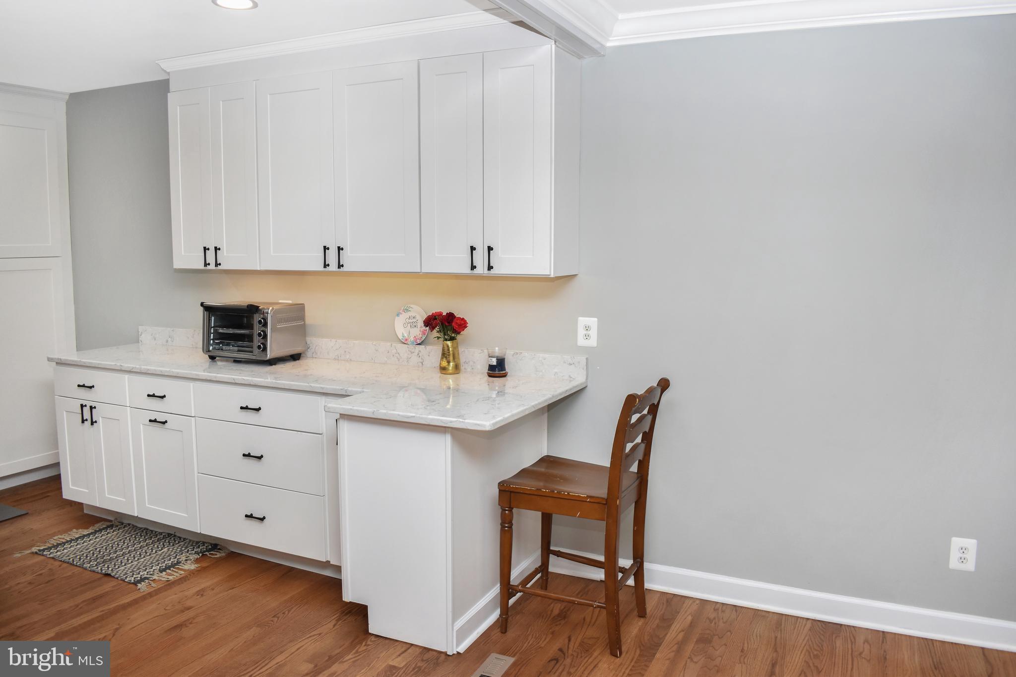 633 Burley Road Annapolis, MD 21409 - Photo 13 of 43 Counter Height Seating