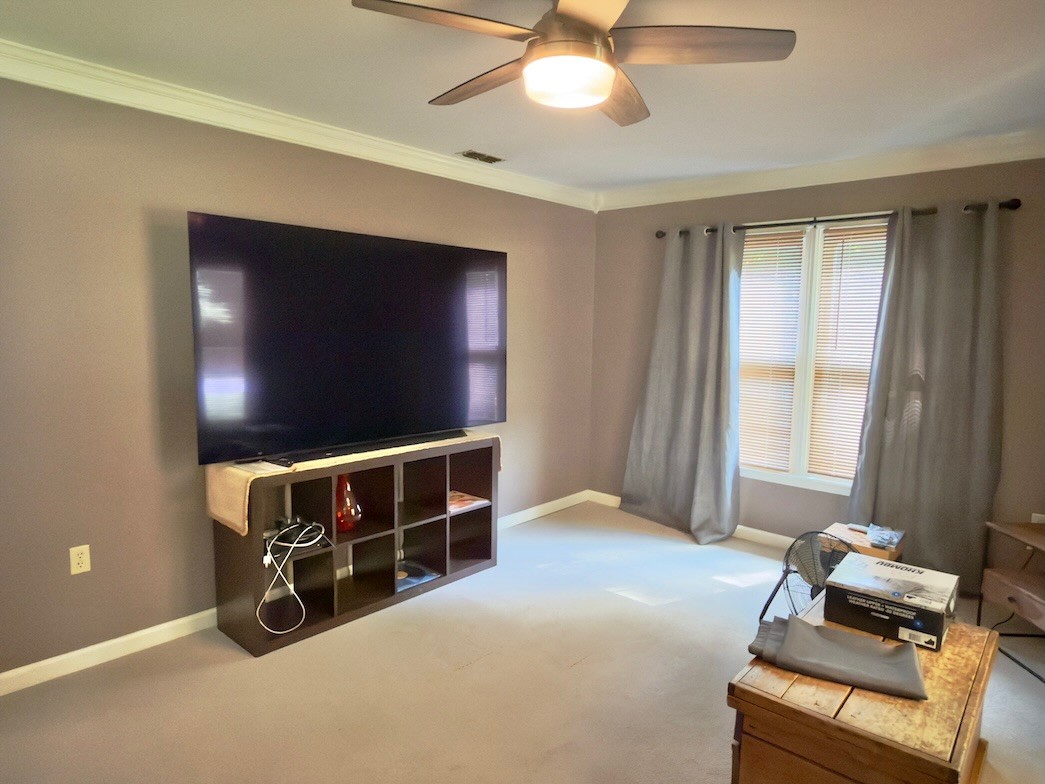 3080 Pleasant Ridge Road Woodbury, TN 37190 - Photo 9 of 19 a room with furniture and a window